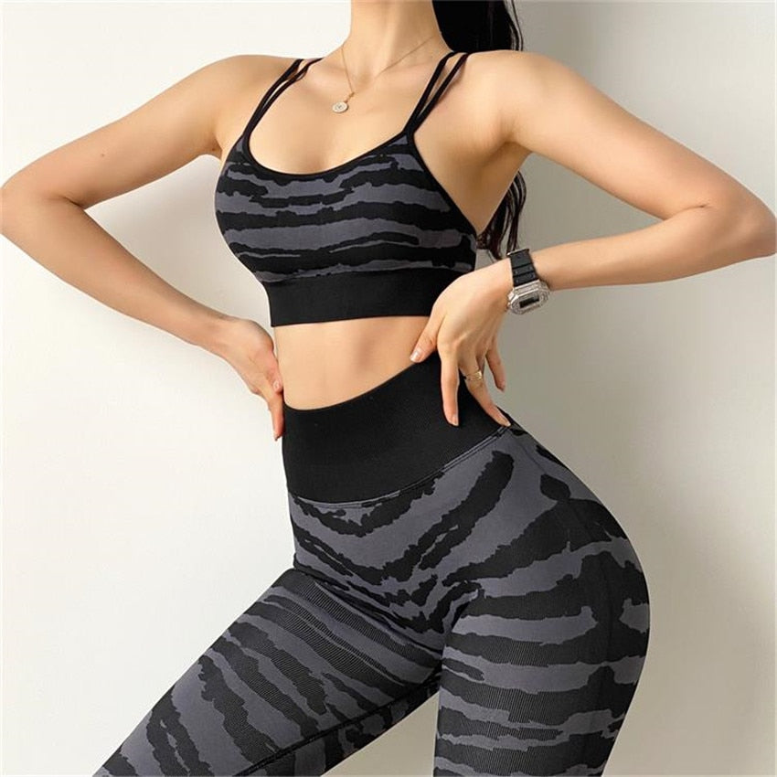 Seamless Ensemble Women Tiger Gym High Waist Scrunch Outfit - activesportslife