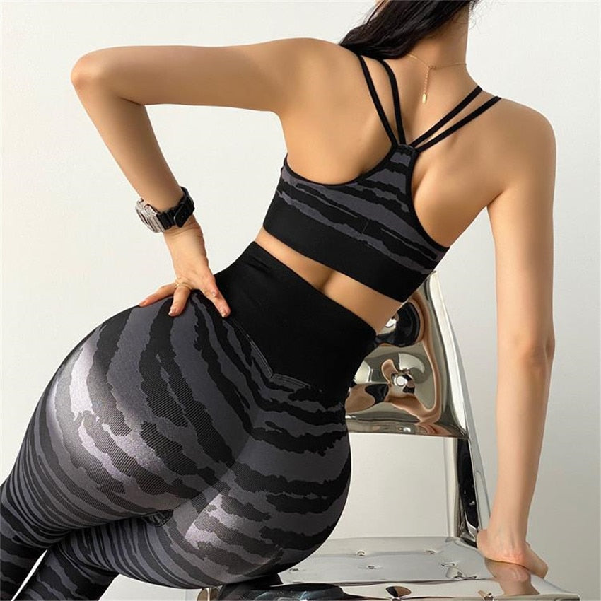 Seamless Ensemble Women Tiger Gym High Waist Scrunch Outfit - activesportslife